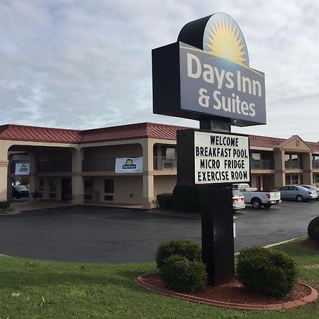 Days Inn & Suites By Wyndham Warner Robins Near Robins Afb Eksteriør bilde