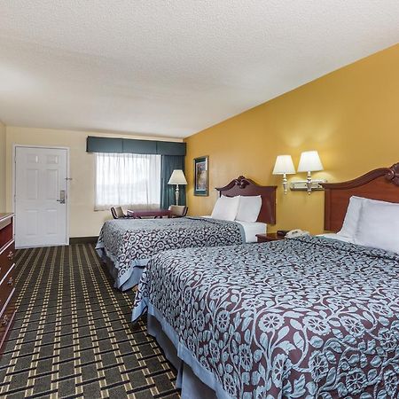 Days Inn & Suites By Wyndham Warner Robins Near Robins Afb Eksteriør bilde