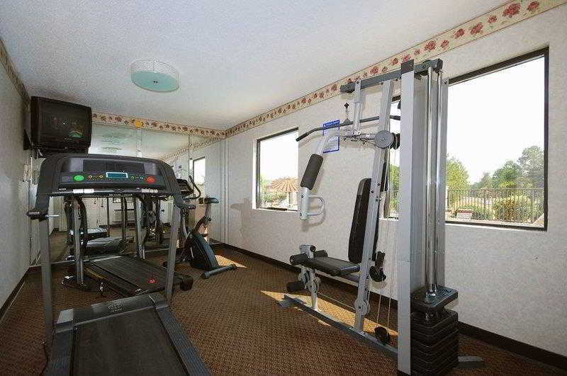 Days Inn & Suites By Wyndham Warner Robins Near Robins Afb Eksteriør bilde