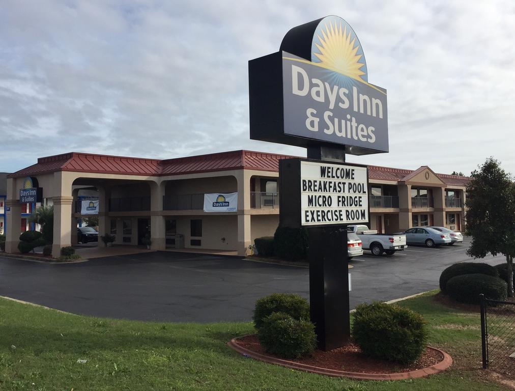 Days Inn & Suites By Wyndham Warner Robins Near Robins Afb Eksteriør bilde