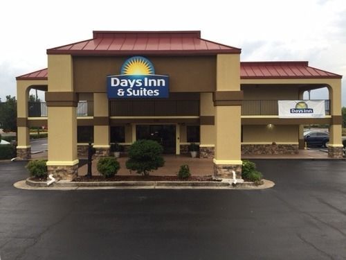 Days Inn & Suites By Wyndham Warner Robins Near Robins Afb Eksteriør bilde