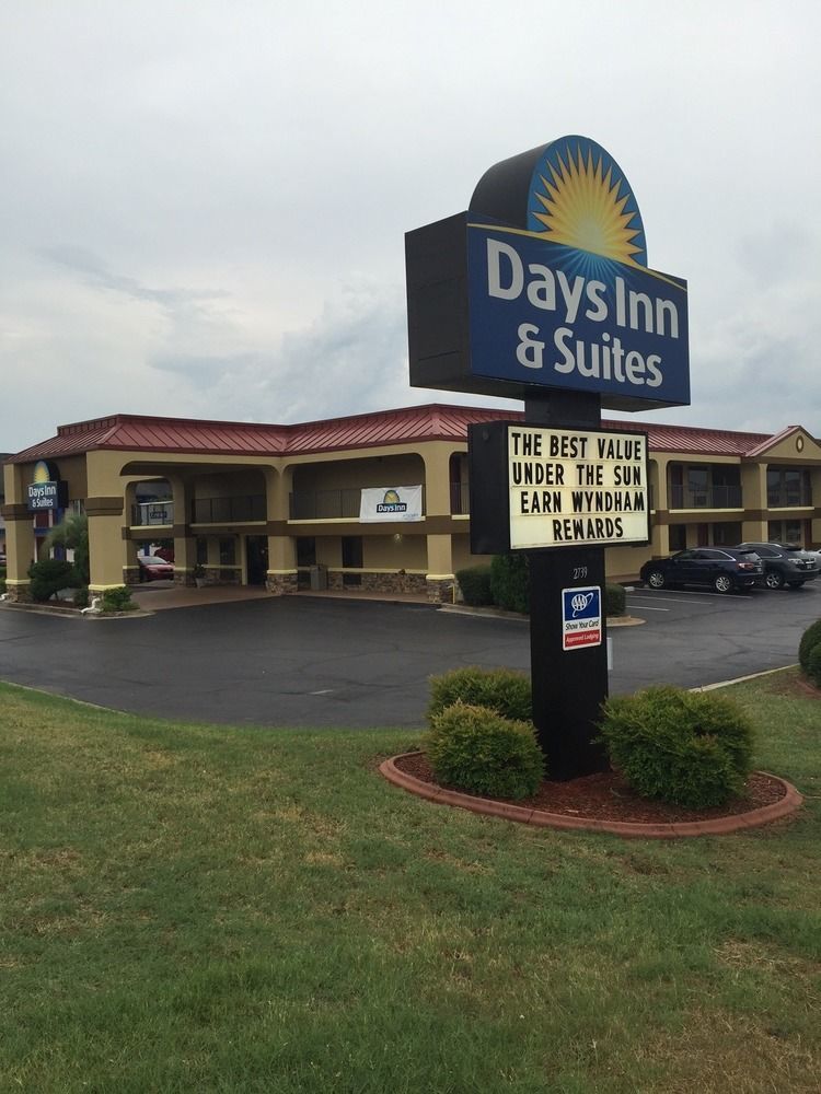 Days Inn & Suites By Wyndham Warner Robins Near Robins Afb Eksteriør bilde