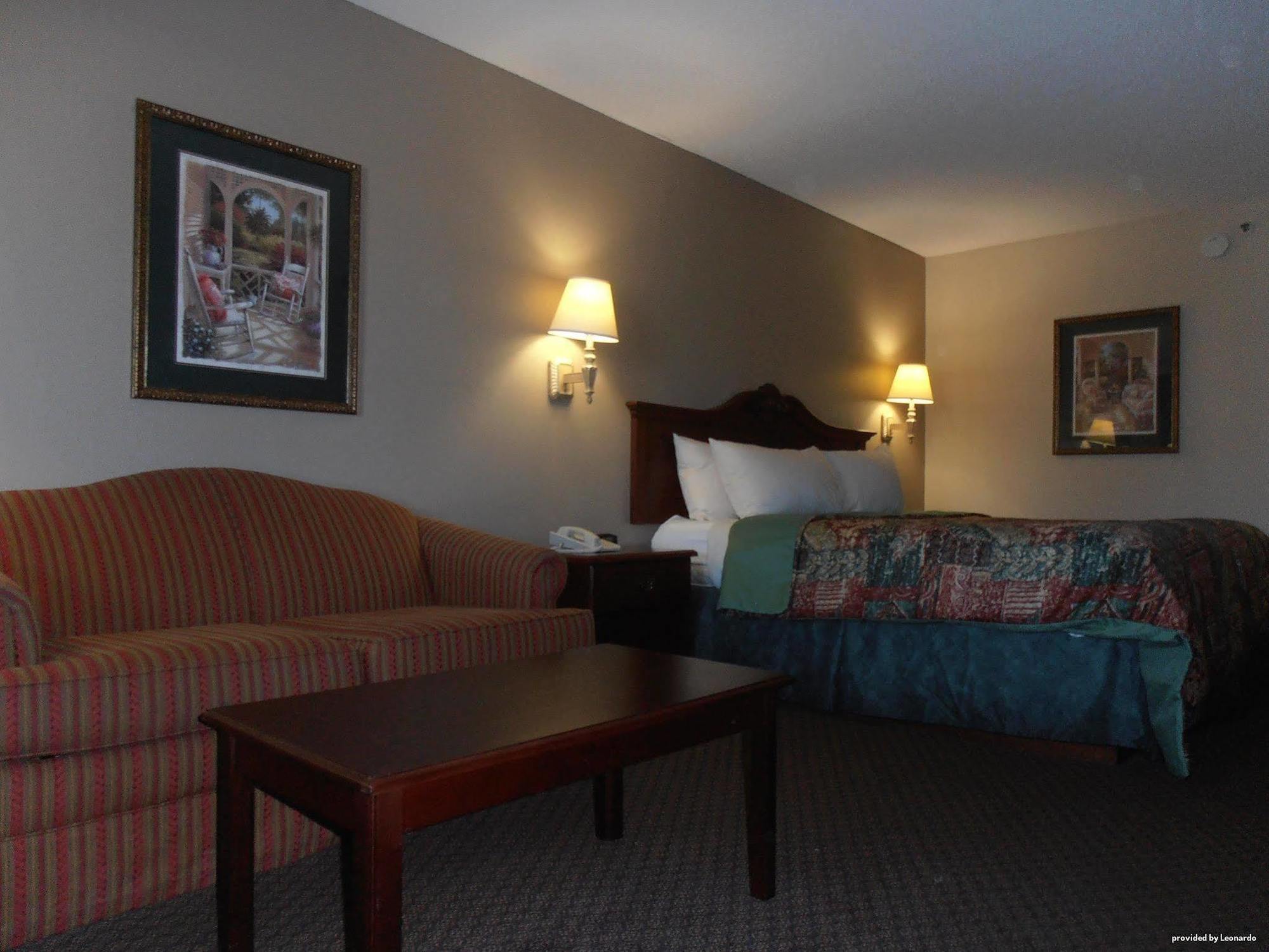 Days Inn & Suites By Wyndham Warner Robins Near Robins Afb Rom bilde