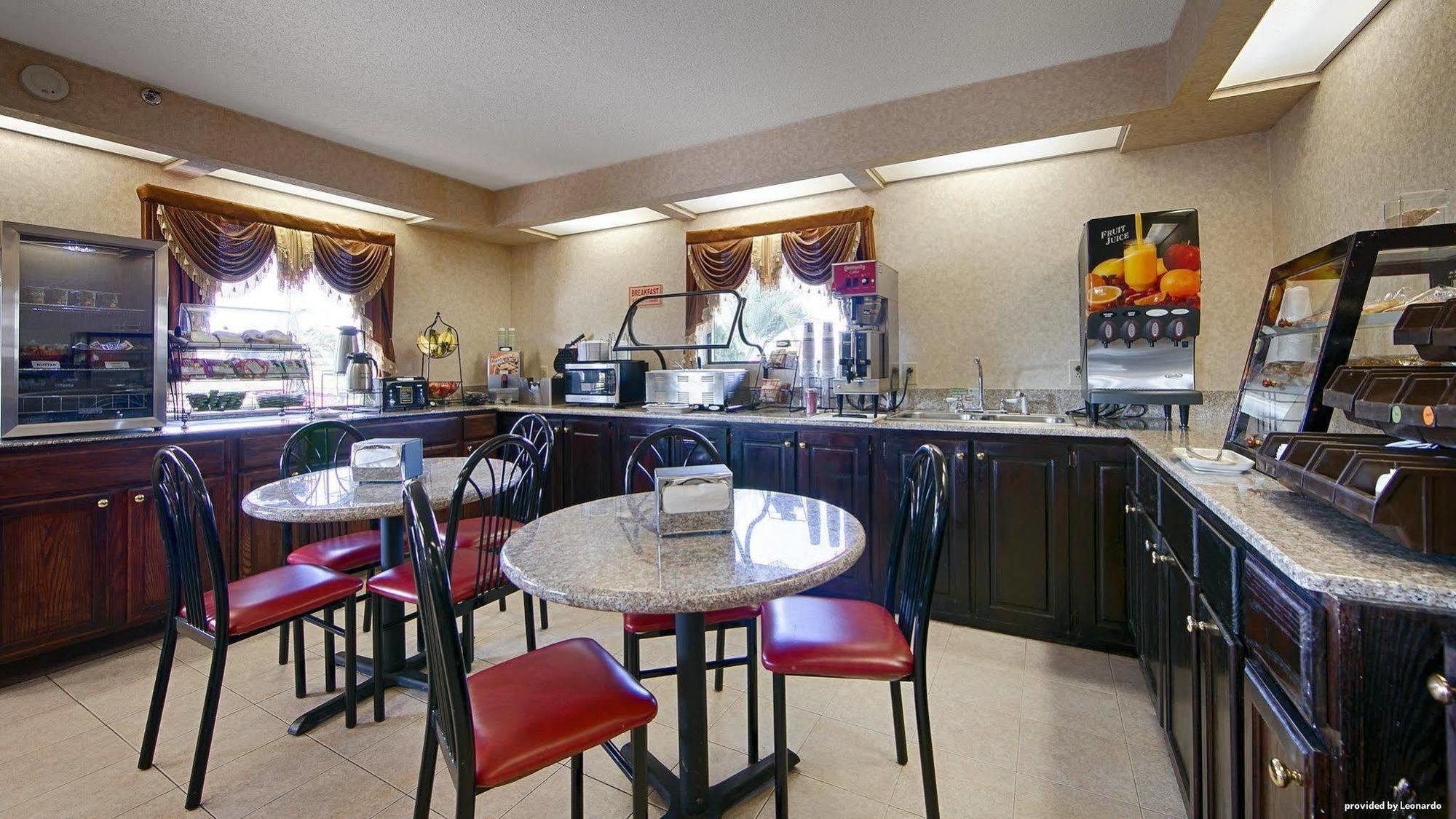 Days Inn & Suites By Wyndham Warner Robins Near Robins Afb Eksteriør bilde