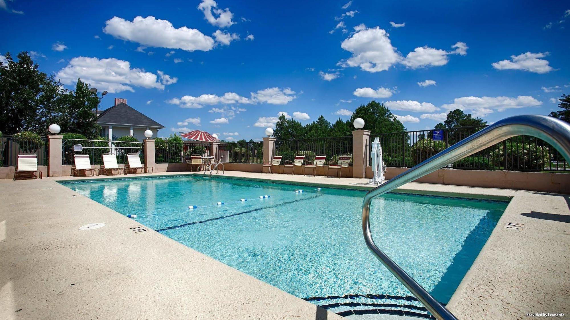 Days Inn & Suites By Wyndham Warner Robins Near Robins Afb Eksteriør bilde