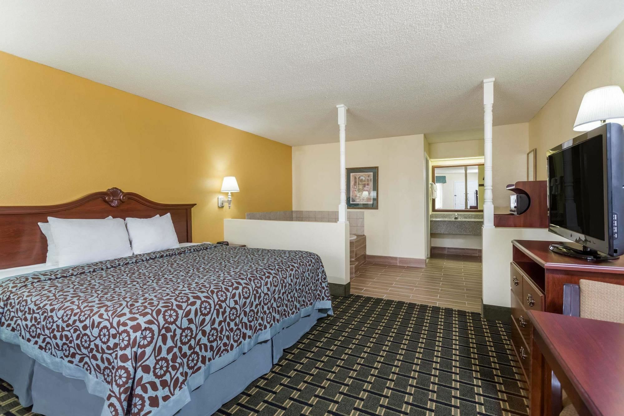Days Inn & Suites By Wyndham Warner Robins Near Robins Afb Eksteriør bilde